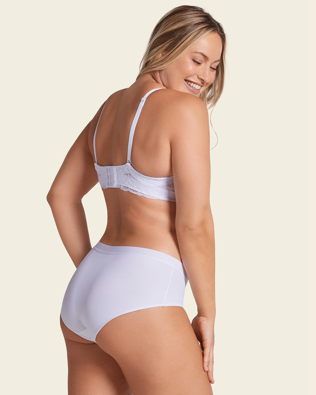 Semi low-rise smooth hiphugger panty#color_000-white